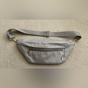 Canvelle oversized fanny pack